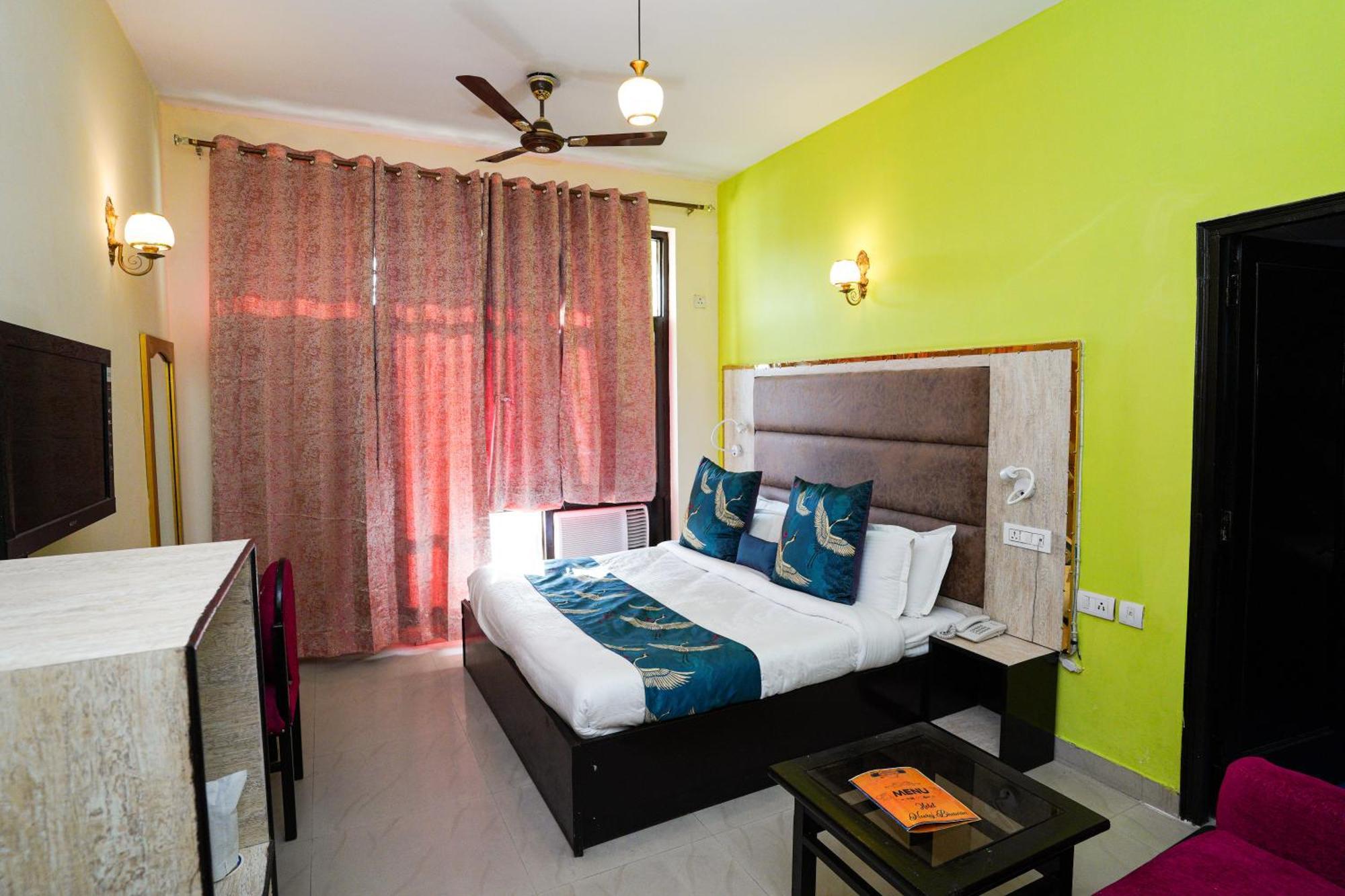 Hotel Neeraj Bhawan- Triveni Ghat Rishikesh Exterior photo